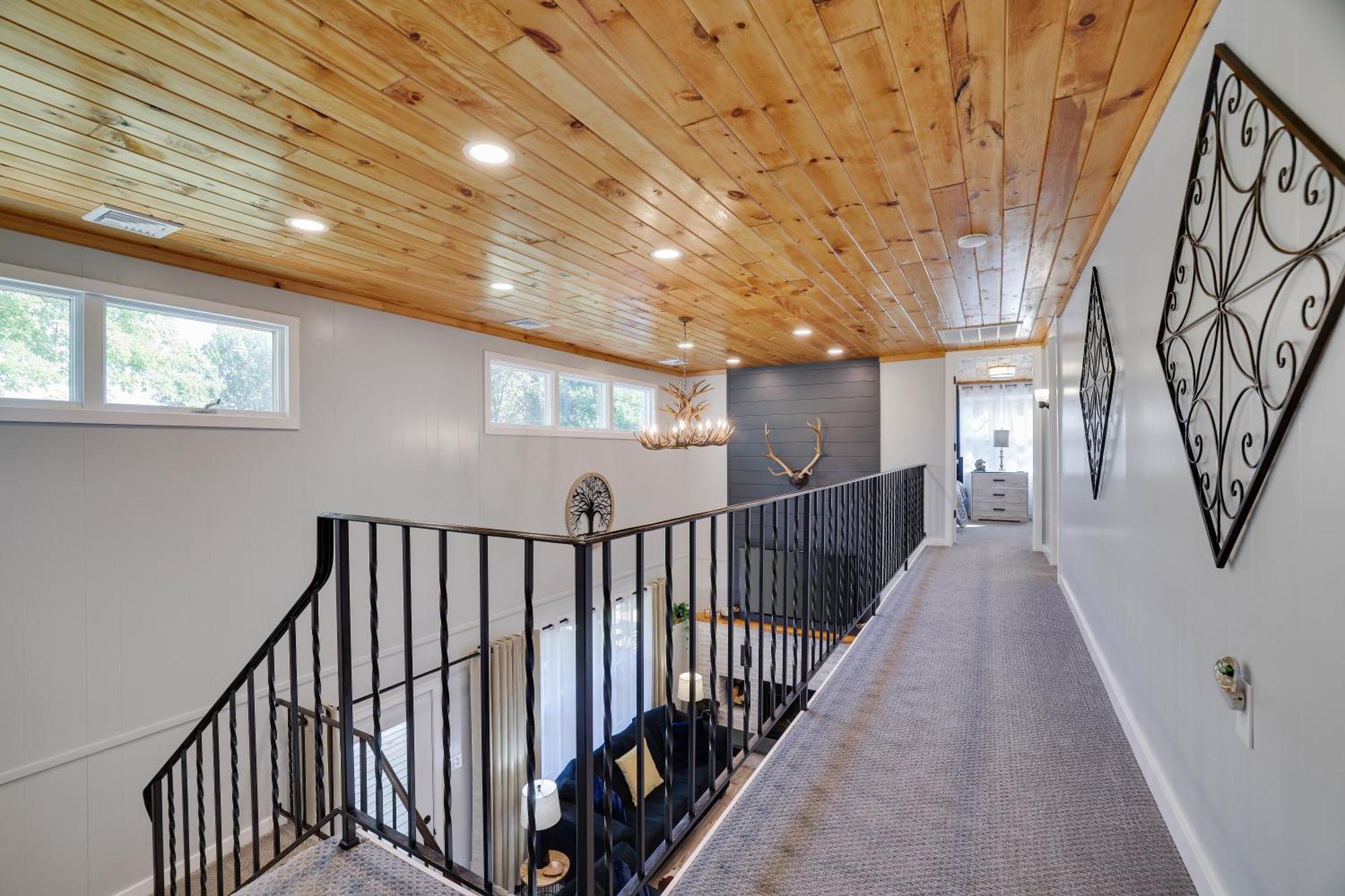 Poconos Brand New Lakefront Oasis 1 Acre, Hottub Gameroom Firepits Talk About Privacy Albrightsville エクステリア 写真