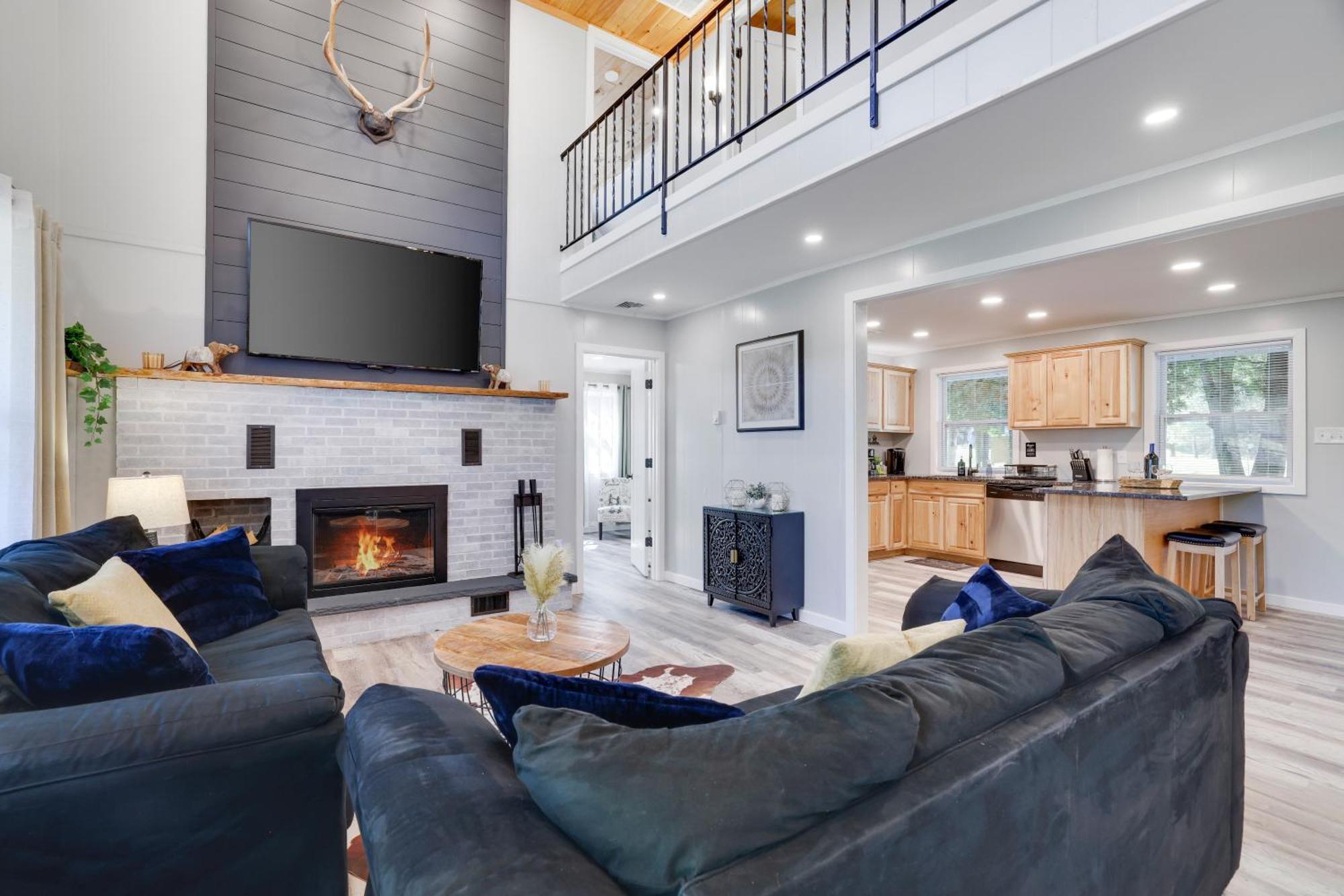 Poconos Brand New Lakefront Oasis 1 Acre, Hottub Gameroom Firepits Talk About Privacy Albrightsville エクステリア 写真