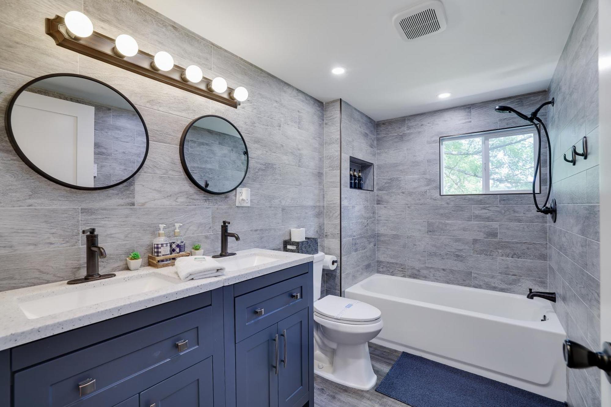 Poconos Brand New Lakefront Oasis 1 Acre, Hottub Gameroom Firepits Talk About Privacy Albrightsville エクステリア 写真